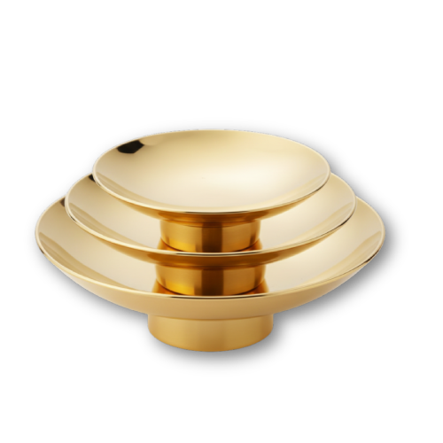 木箱に入った金杯